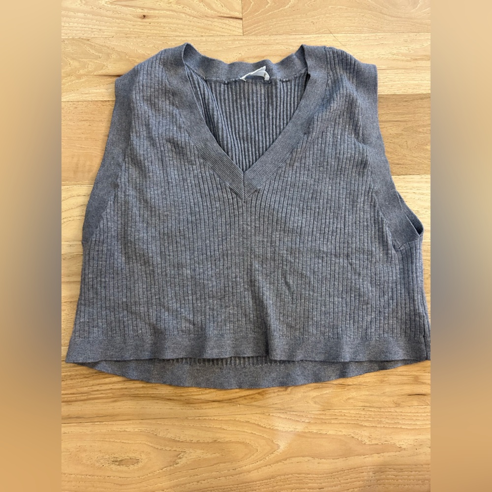 Ingrid + Isabel sweater vest size XL